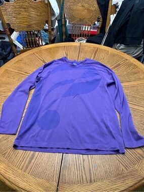 Fabletics Men's Purple Long-Sleeve Performance Tee with Tonal Graphic